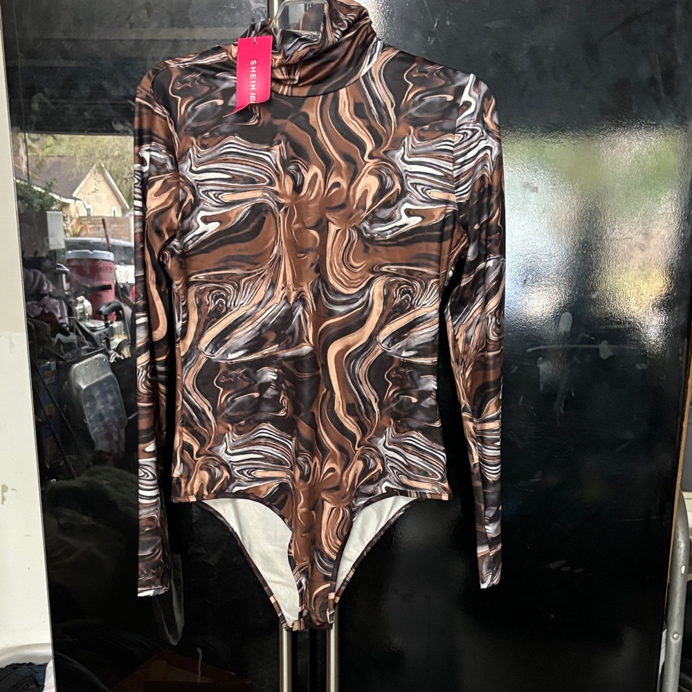 SHEIN Marbled Long Sleeve Bodysuit in Brown, Black & Cream